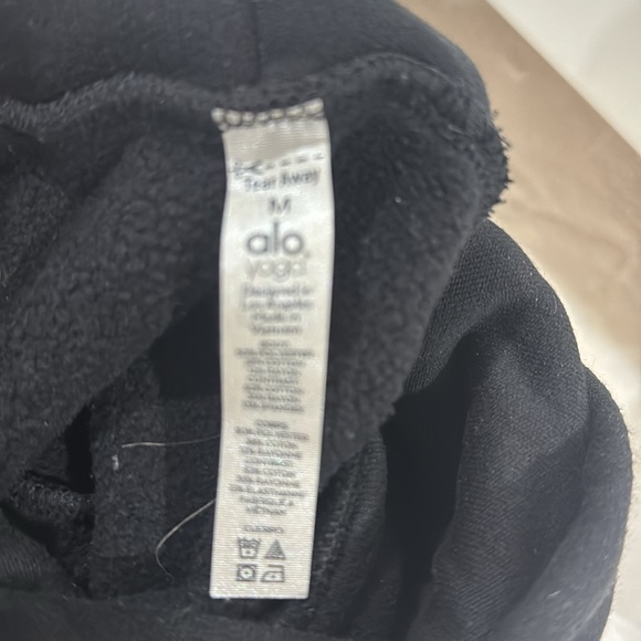 Alo black turtle neck sweater size medium - Picture 7 of 7